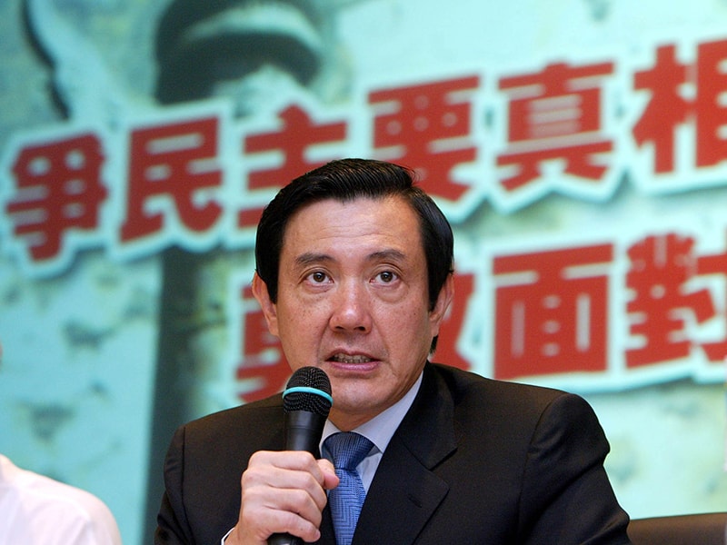 時任台北市長馬英九2004年出席六四15週年紀念活動(中央社檔案照片)