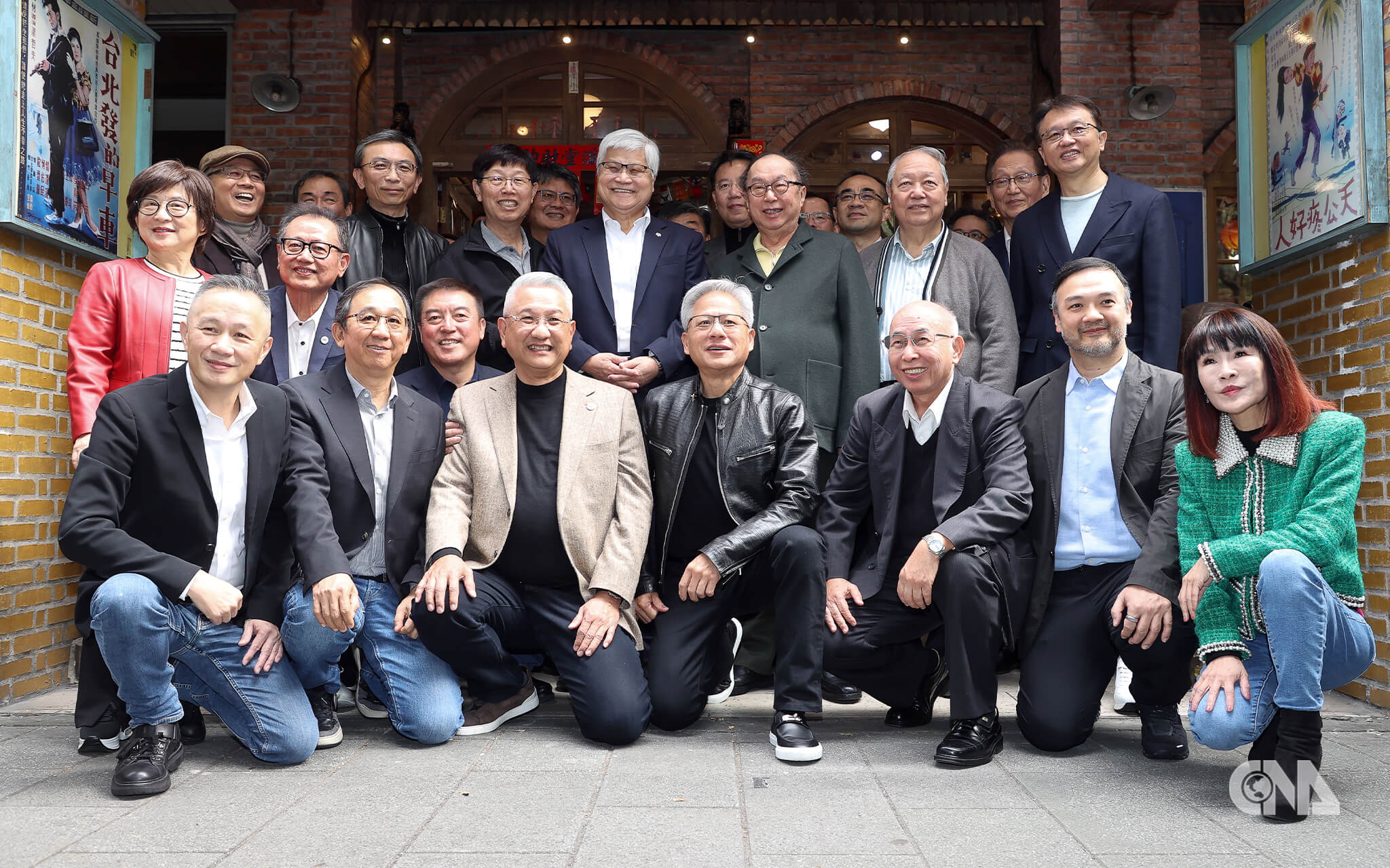 輝達執行長黃仁勳在台北知名台菜餐廳宴請供應鏈廠商夥伴