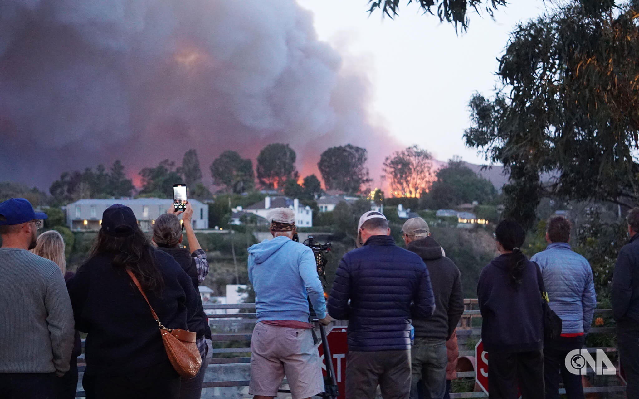 美國加州洛杉磯地區發生太平洋斷崖大火