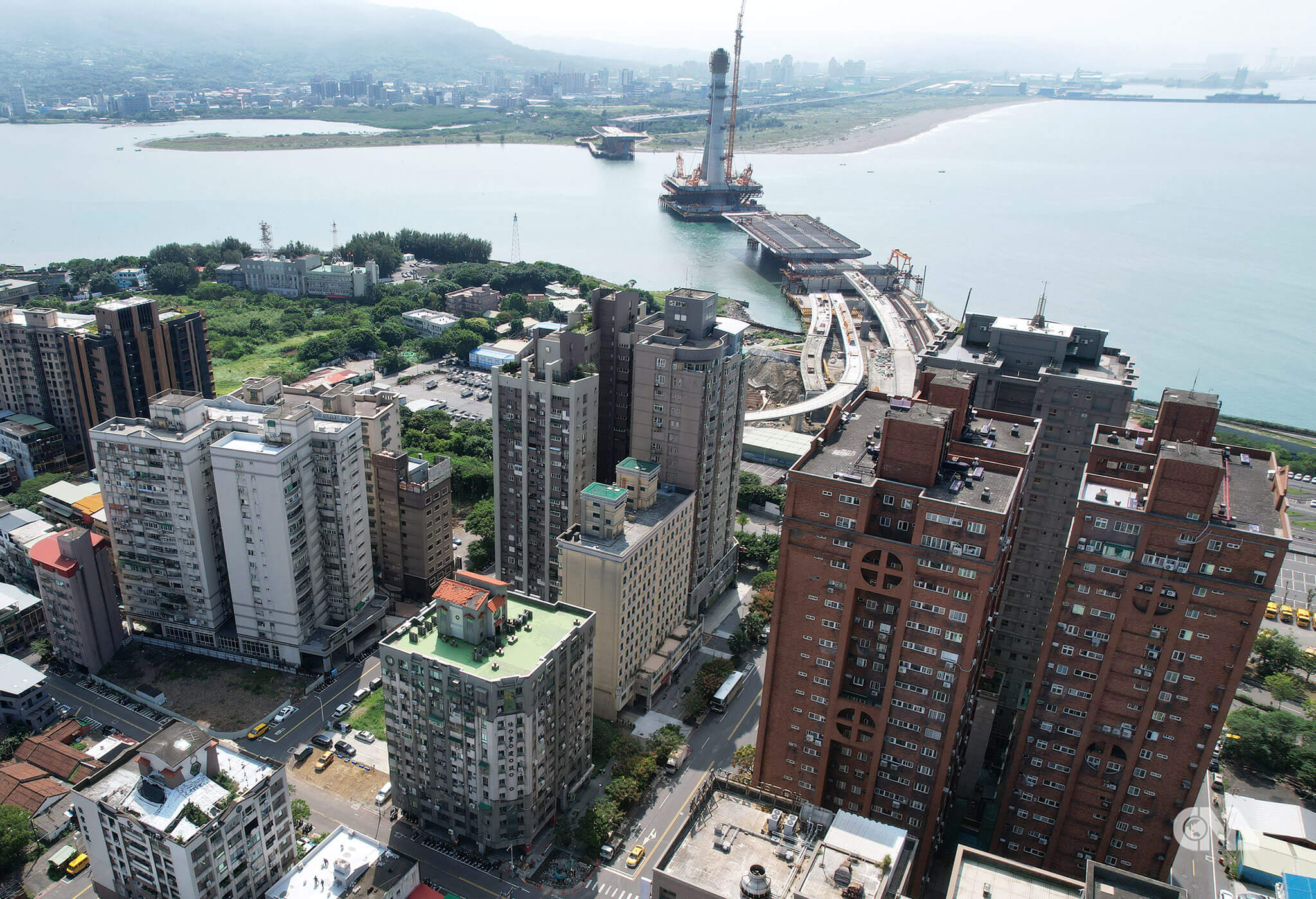 淡江大橋串聯生活圈，形成區域交通走廊。