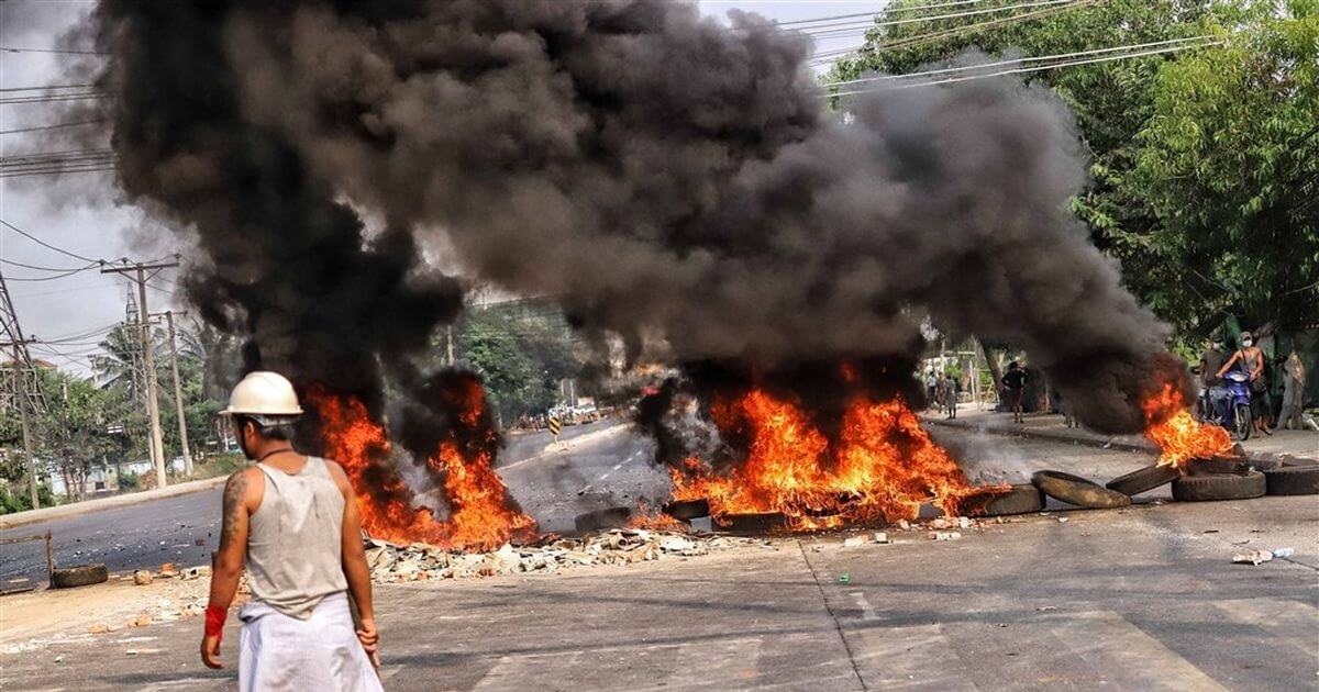 砸中資廠房、揚言斷油管 緬甸示威者為何痛恨中國？封面