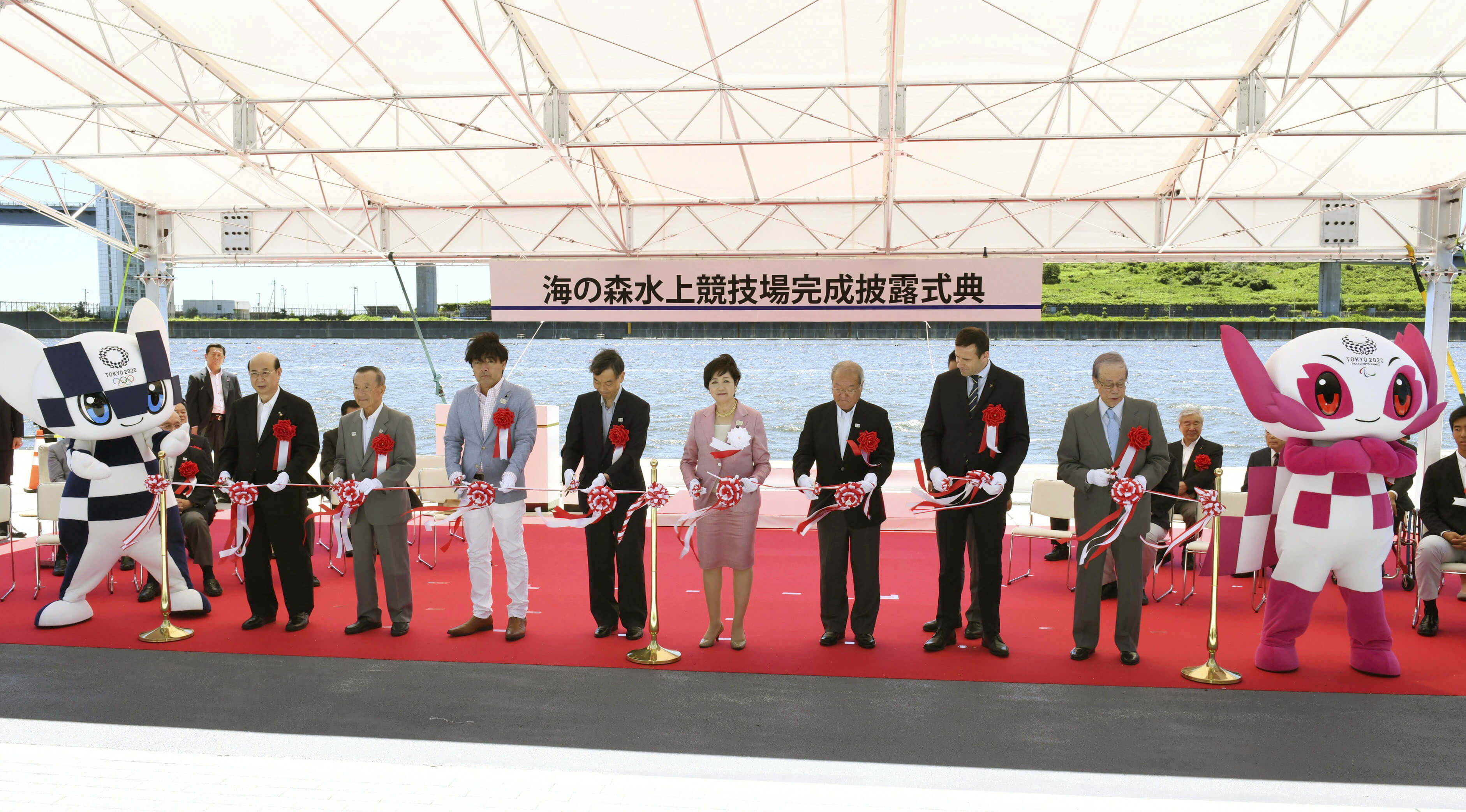 小池百合子6月16日出席東奧水上運動場地海之森水上競技場啟用儀式。（檔案照片／共同社提供）
