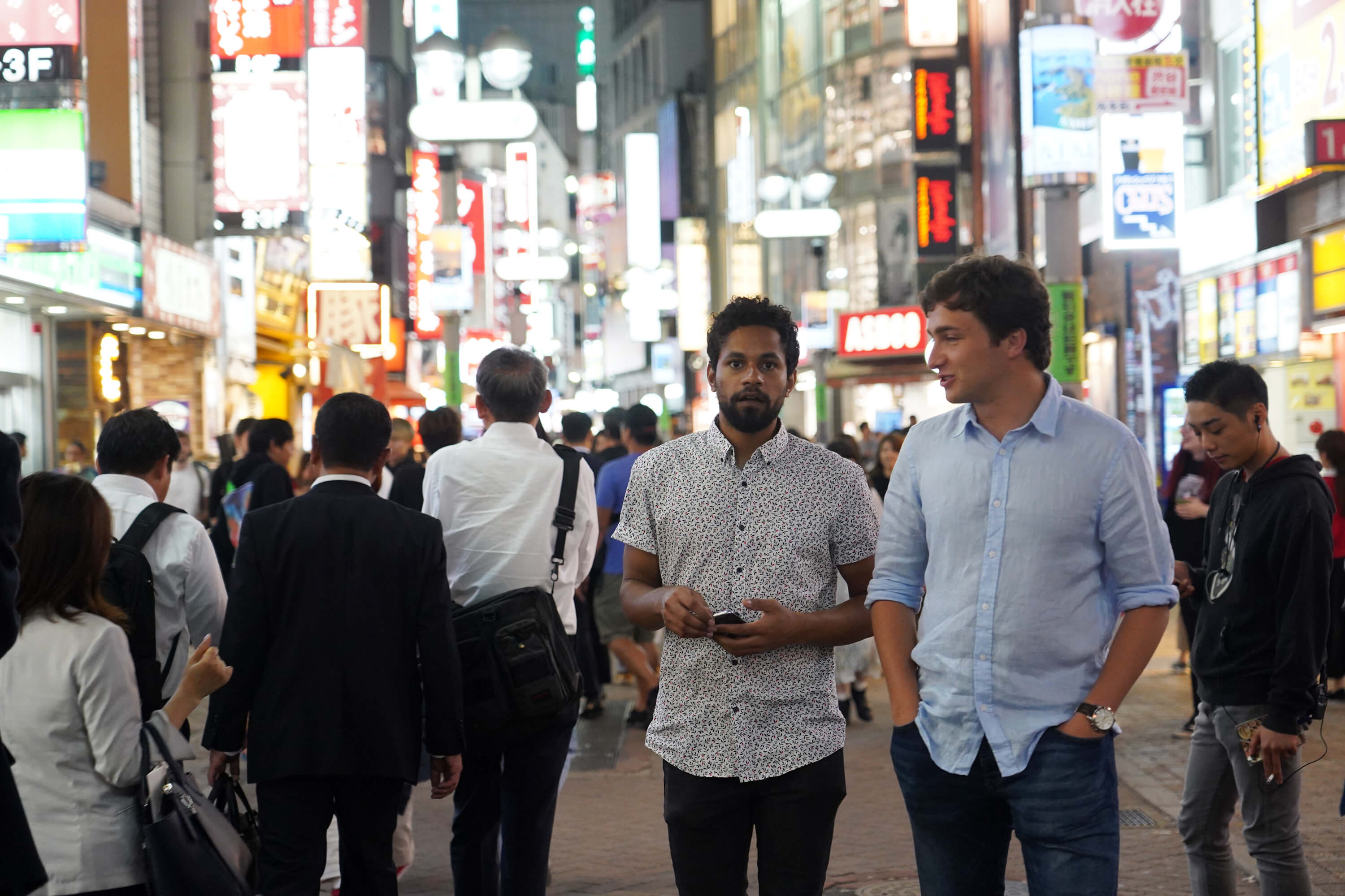 觀光廳調查訪日外國人，語言問題還是最主要困擾。圖為日本街頭的外國觀光客。（中央社記者吳家昇攝）